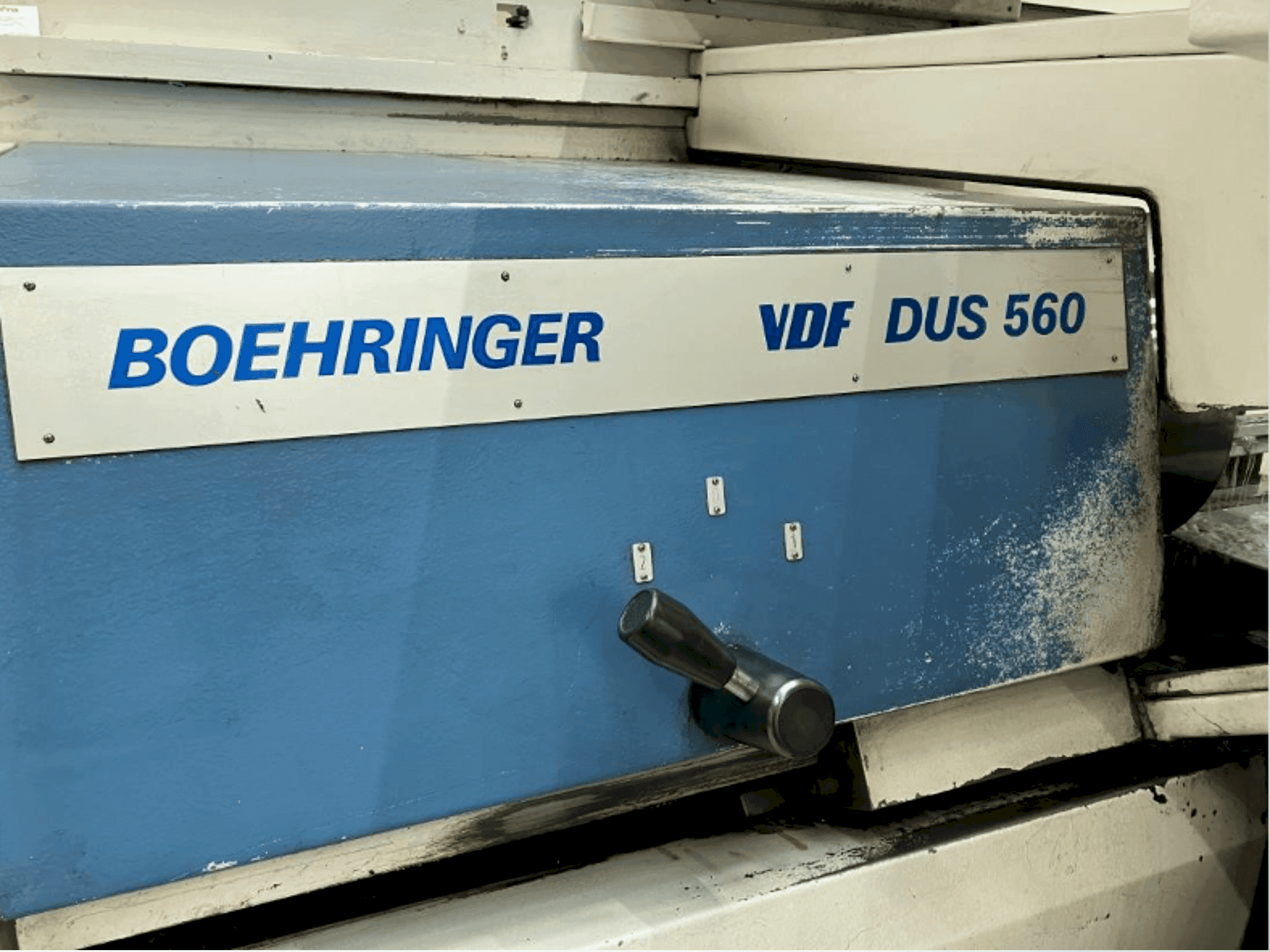 Frontansicht der BOEHRINGER VDF DUS 560  Maschine