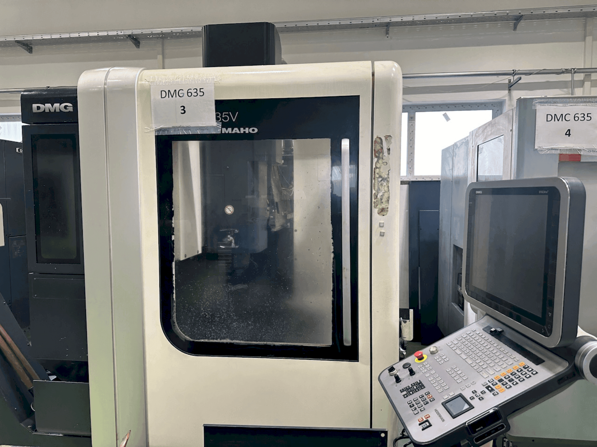 Frontansicht der DECKEL MAHO DMC 635 V  Maschine