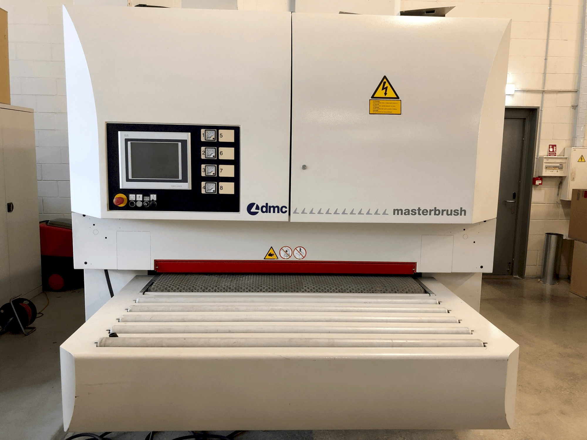 Frontansicht der DMC MASTERBRUSH MB 1350 M4 (2011)  Maschine