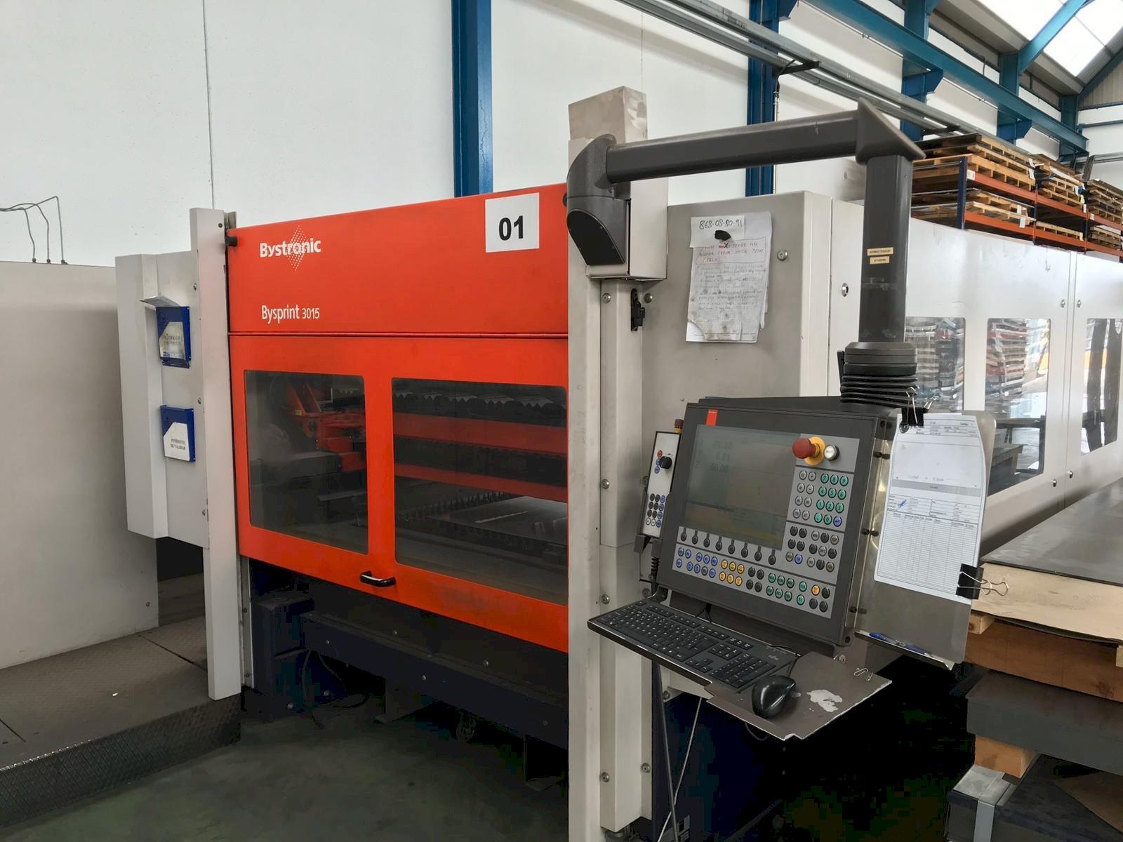 Frontansicht der Bystronic Bysprint 3015  Maschine