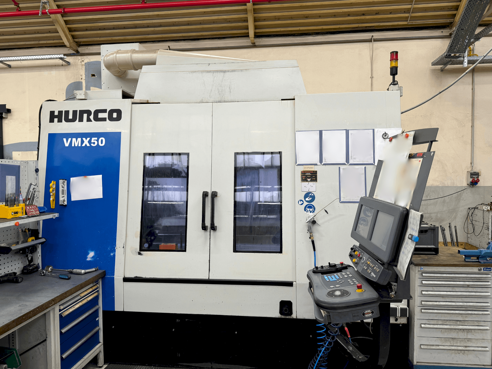 Frontansicht der Hurco VMX 50/40T  Maschine