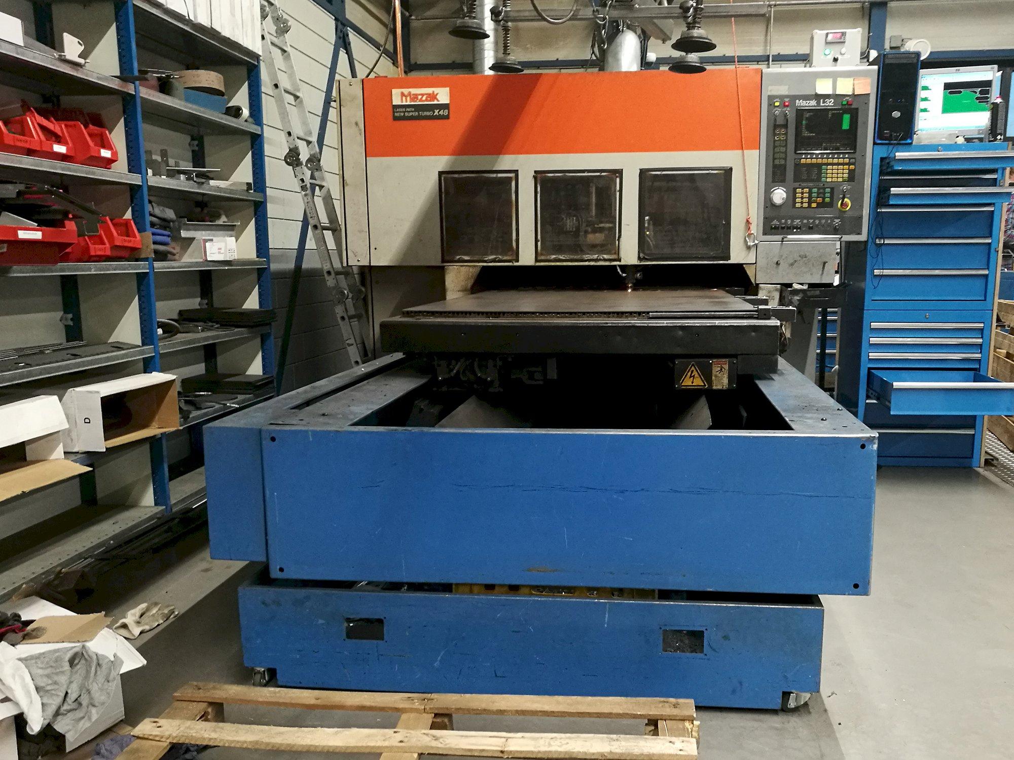 Frontansicht der Mazak Super Turbo X48 Maschine