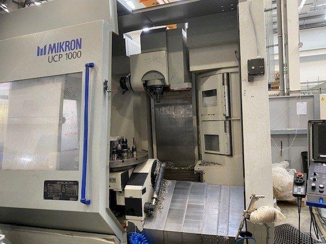 Frontansicht der MIKRON UCP 1000  Maschine