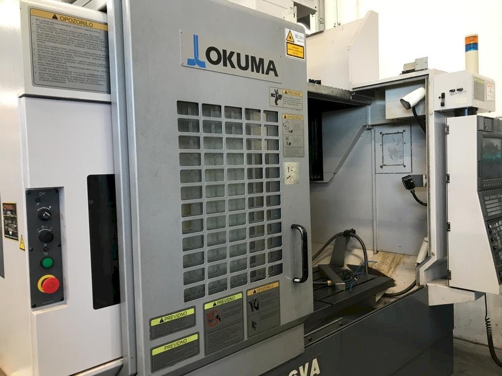 Frontansicht der Okuma MB 56 VA  Maschine