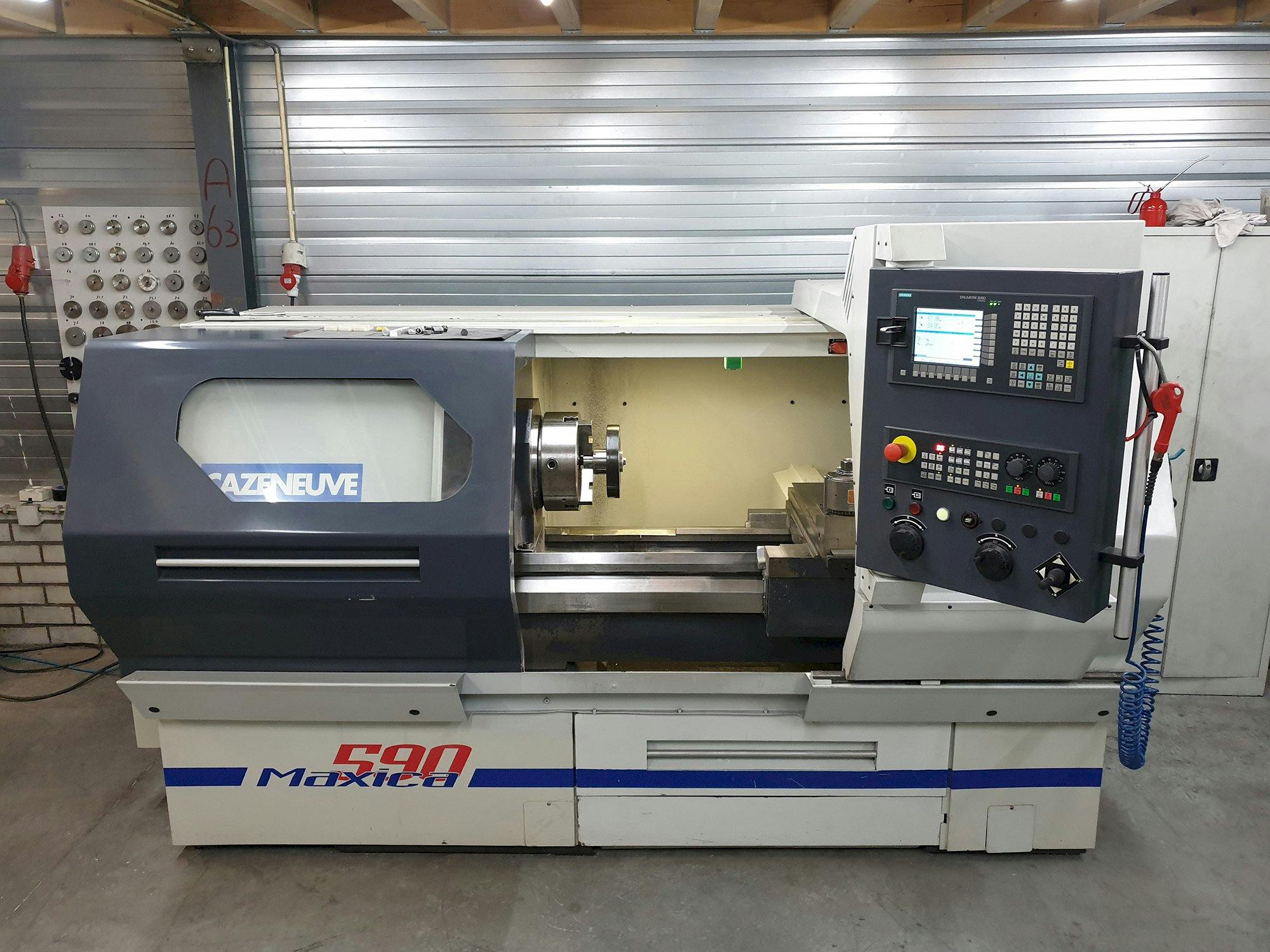 Frontansicht der CAZENEUVE  MAXICA 590 Maschine