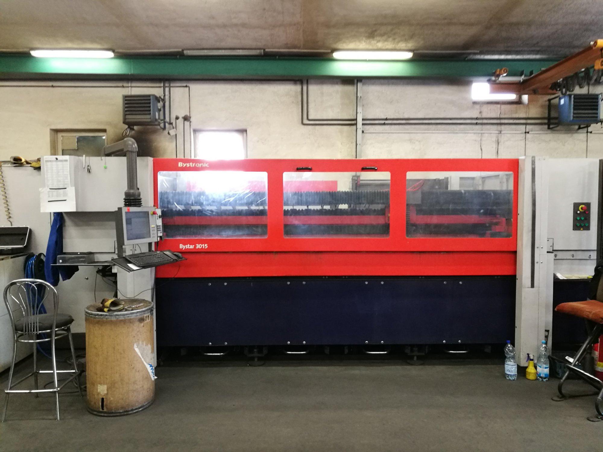 Frontansicht der Bystronic Bystar 3015 Maschine