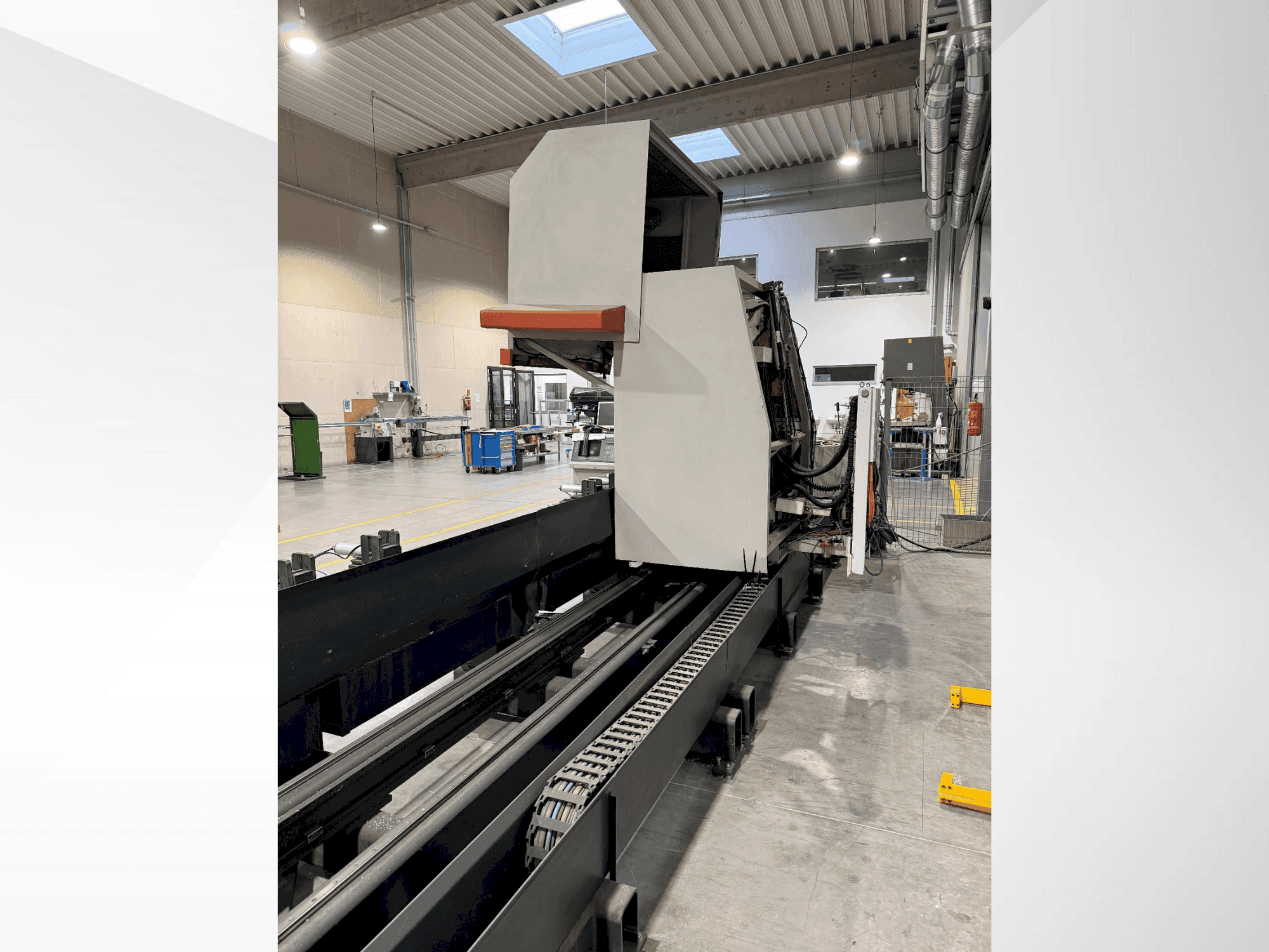 Frontansicht der Elumatec SBZ 130  Maschine