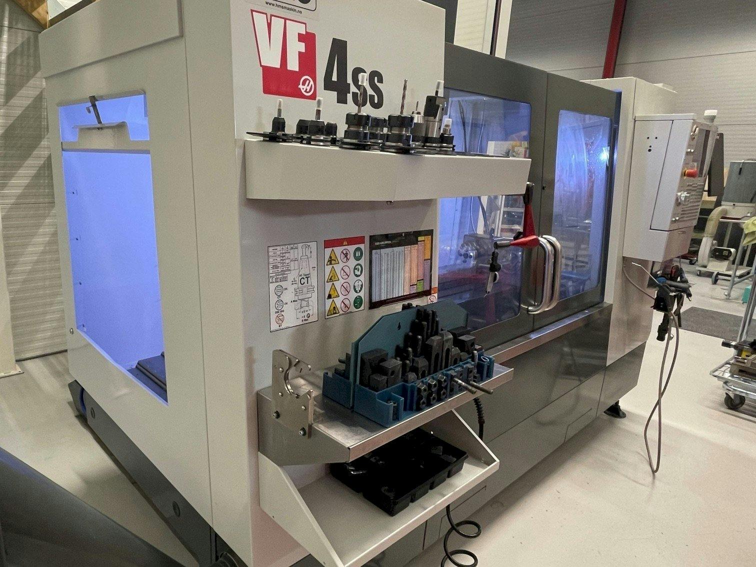 Frontansicht der HAAS VF 4SS  Maschine