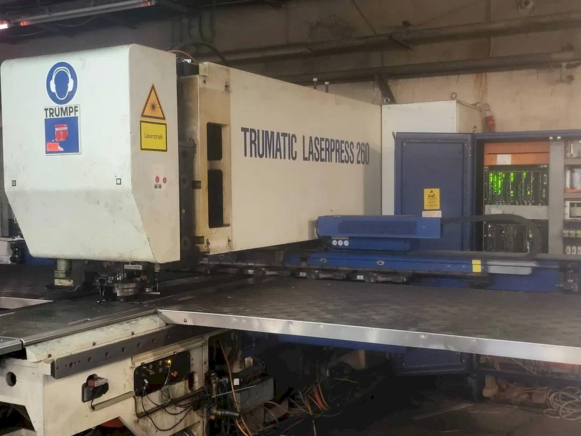 Frontansicht der Trumpf Trumatic 260  Maschine