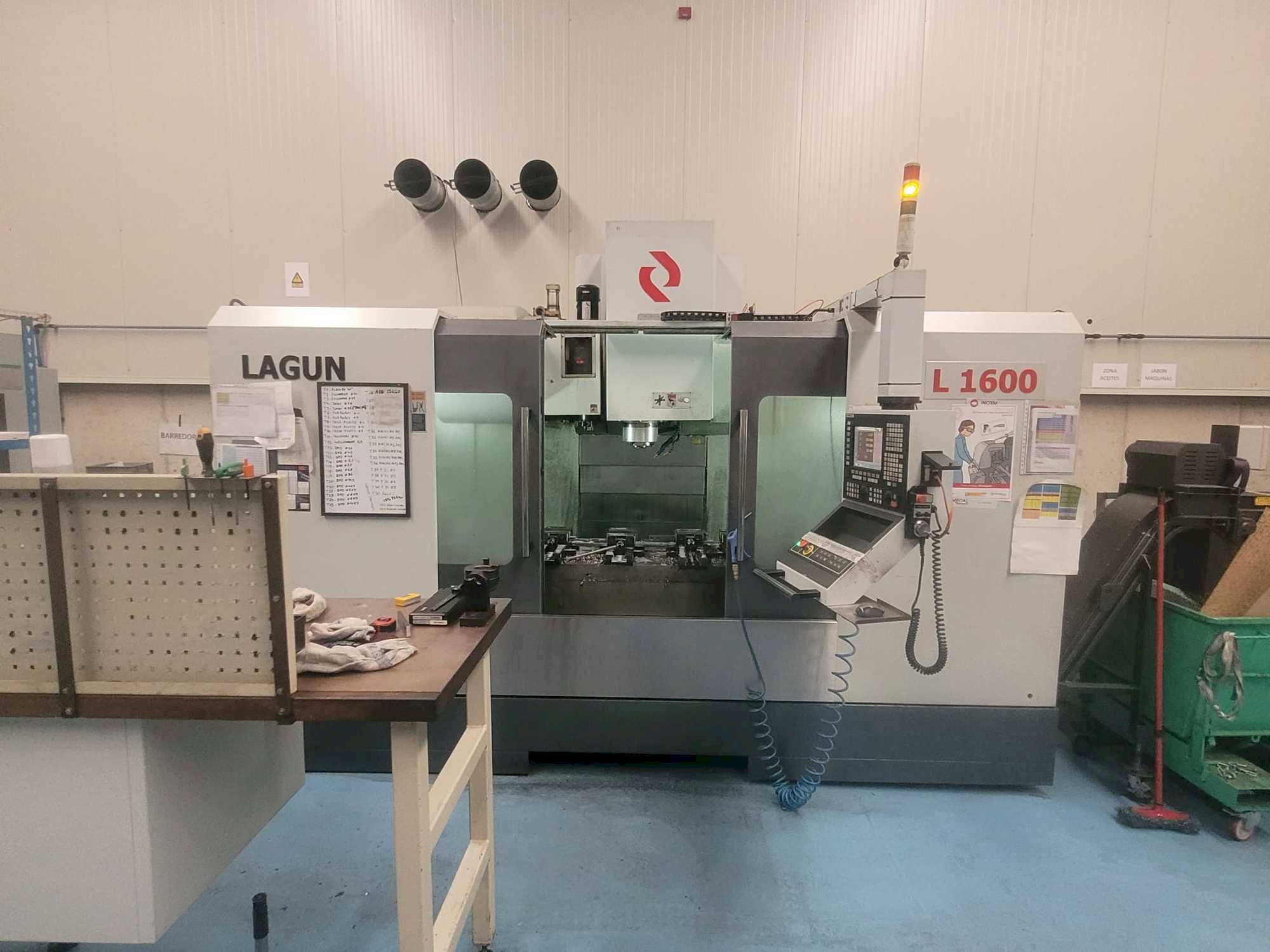 Frontansicht der LAGUN L-1600  Maschine