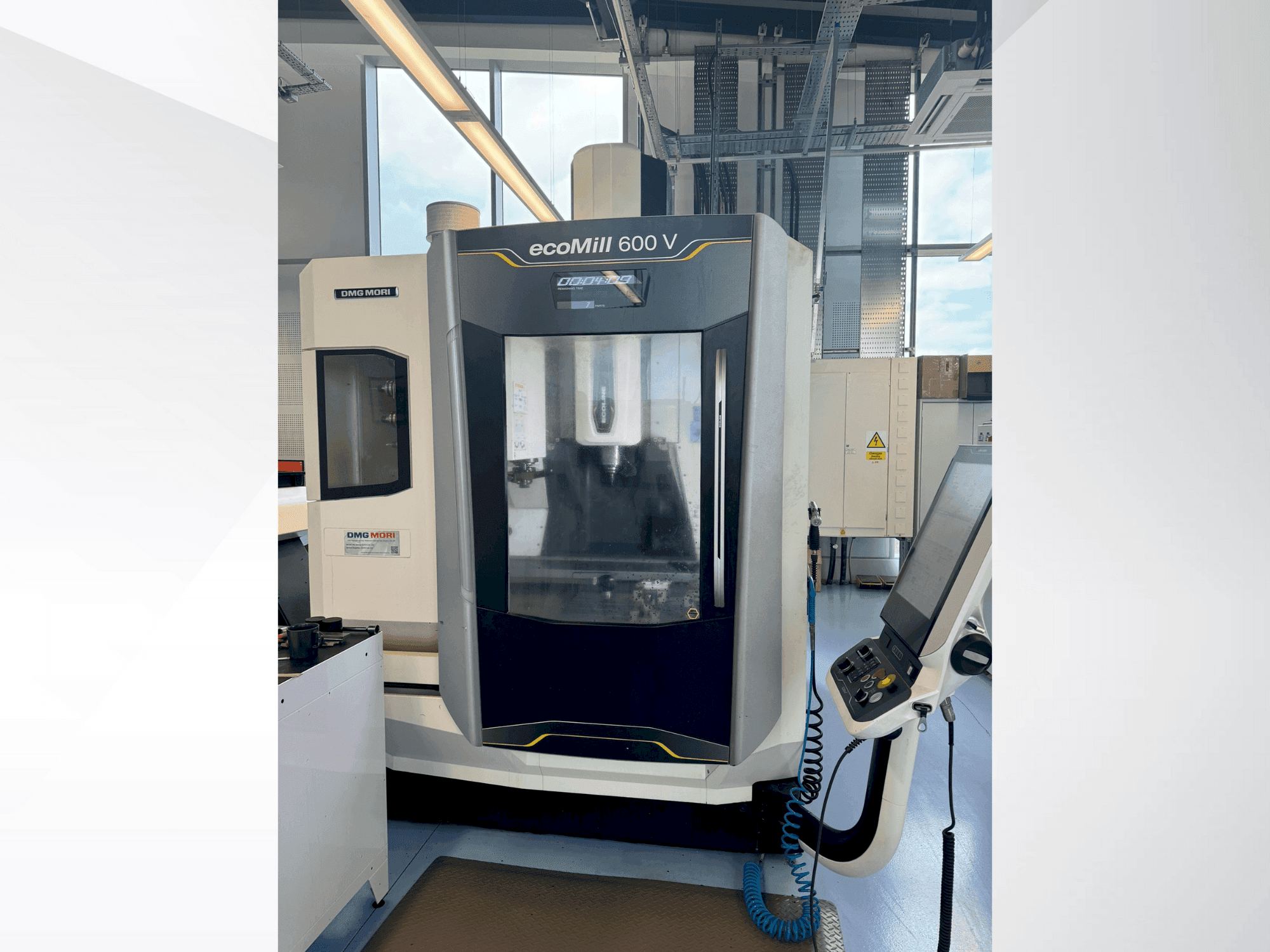 Frontansicht der DMG MORI ecoMILL 600V  Maschine