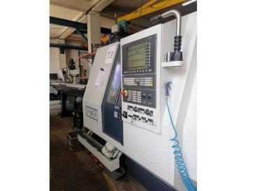 Frontansicht der SPINNER TTC300-52 SMMCY  Maschine