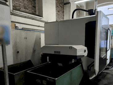 Frontansicht der DMG MORI CMX 70U  Maschine