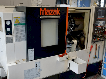 Frontansicht der Mazak QUICK TURN SMART 200 ML  Maschine