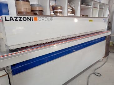 Frontansicht der LAZZONI K400  Maschine