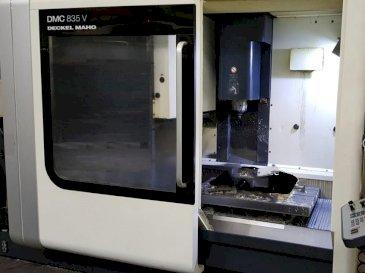 Frontansicht der DECKEL MAHO DMC 835 V  Maschine