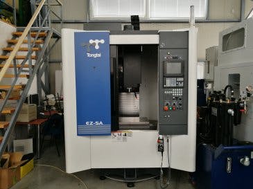 Frontansicht der Tongtai EZ-5A Maschine