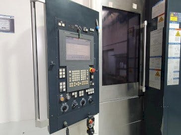 Frontansicht der Makino a61nx  Maschine