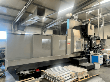 Frontansicht der Hurco DCX32i  Maschine