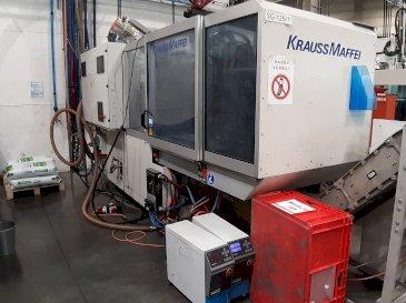 Frontansicht der Krauss Maffei 125 - 390 CX  Maschine