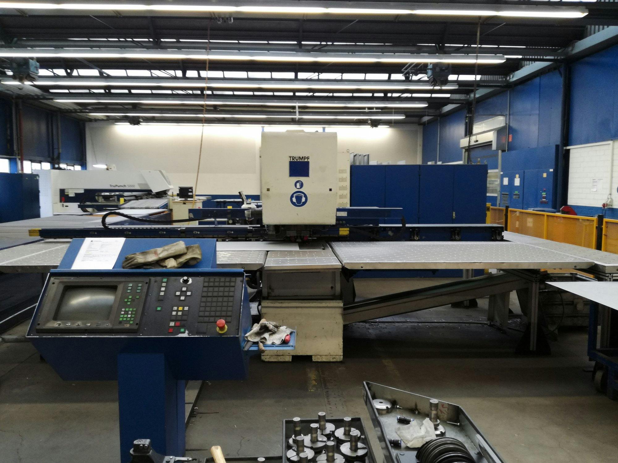 Frontansicht der Trumpf Trumatic 260 Rotation Maschine