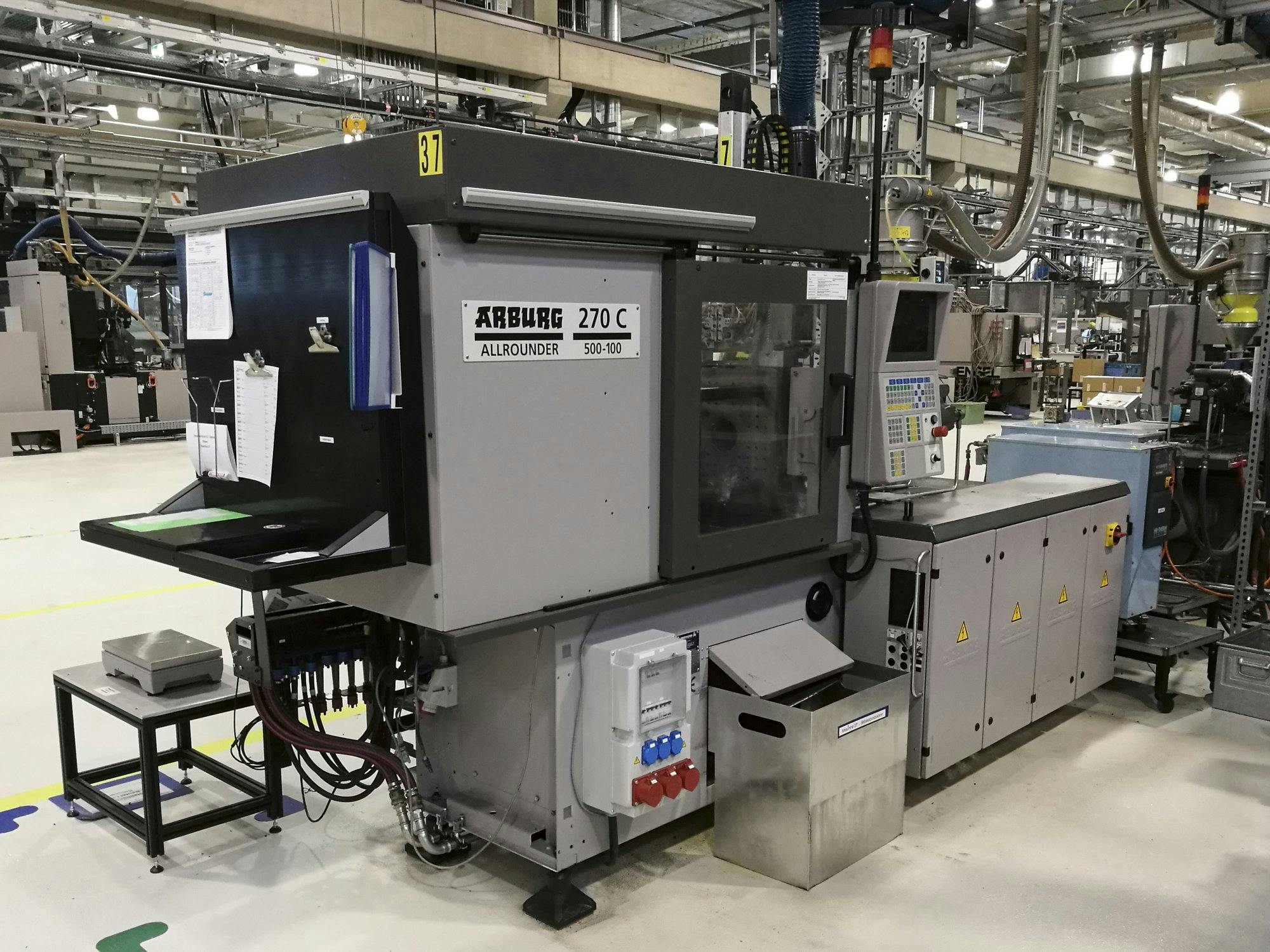 Linke Ansicht der Arburg 270C 500-100 Maschine